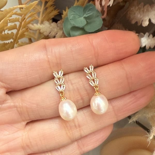 淡水珍珠-粉紅柔光米珠垂吊式耳環#epf1838 