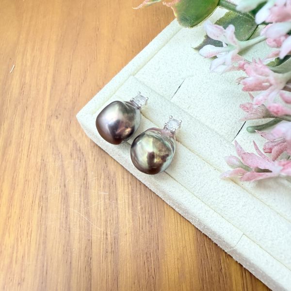 海水珍珠-牛油果色小酒瓶耳釘#e0809 