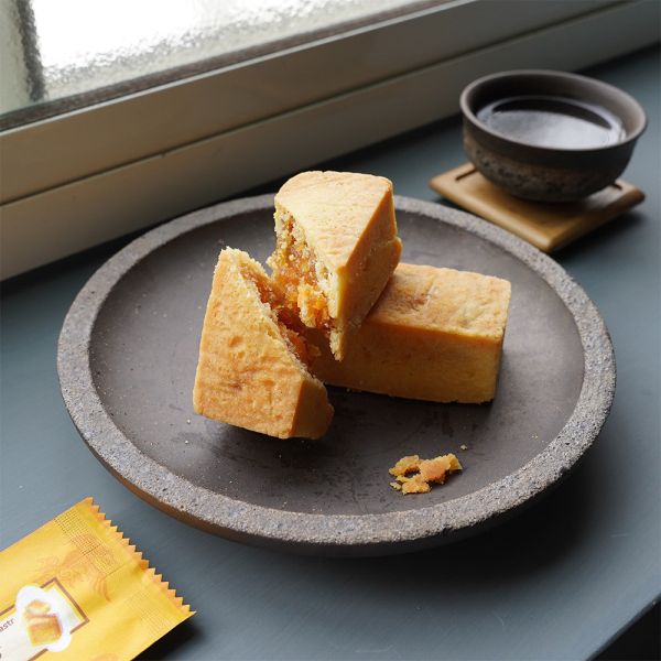 富貴三喜禮盒(蛋黃酥×6 鳳黃酥×10 厚蛋捲×2) 