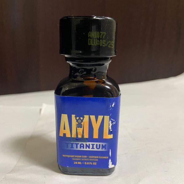 新到貨！RUSH POPPERS歐洲原裝限量經典Poppers Amyl Titanium - 24ml Amyl泰坦特別版！巨壯黝黑古銅猛男專屬款！神話中的泰坦強大堅固守護陽剛雄性氣息無論入門中階與進階都可享受極致肏幹-比利時製造 RUSH,POPPERS,RUSH芳香,買RUSH,buy poppers,rush芳香,助性,助興,春藥,肛交,同志,男同志,gay,1069,gay用品,情趣用品,成人用品,性愛用品,肛門放鬆,玩屁眼,幹屁眼,肛交舒緩,賣rush,哪裡有賣rush,哪裡可買rush,sell poppers