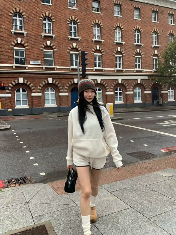 毛料拉鍊立領上衣/毛料綁繩小短褲 