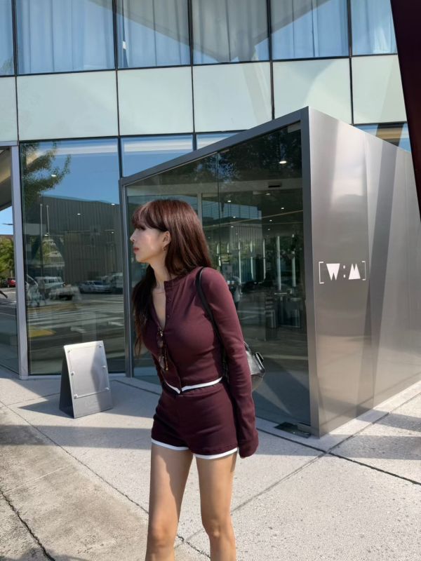 拼色滾邊排釦墊肩外套+彈性短褲SET 