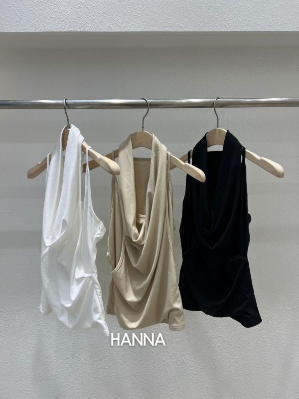 假兩件垂墜感繞脖挖肩背心 