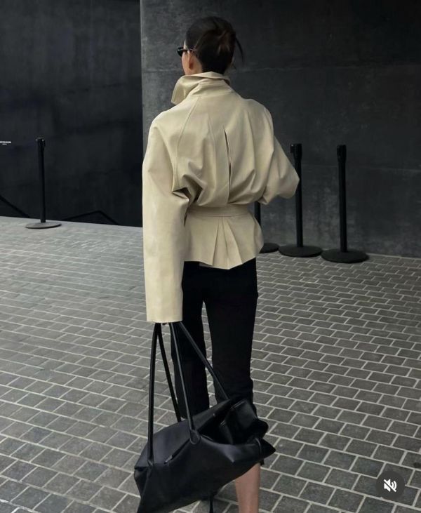 俐落短版綁帶風衣 