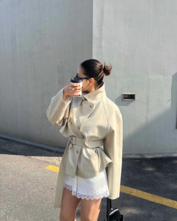 俐落短版綁帶風衣 