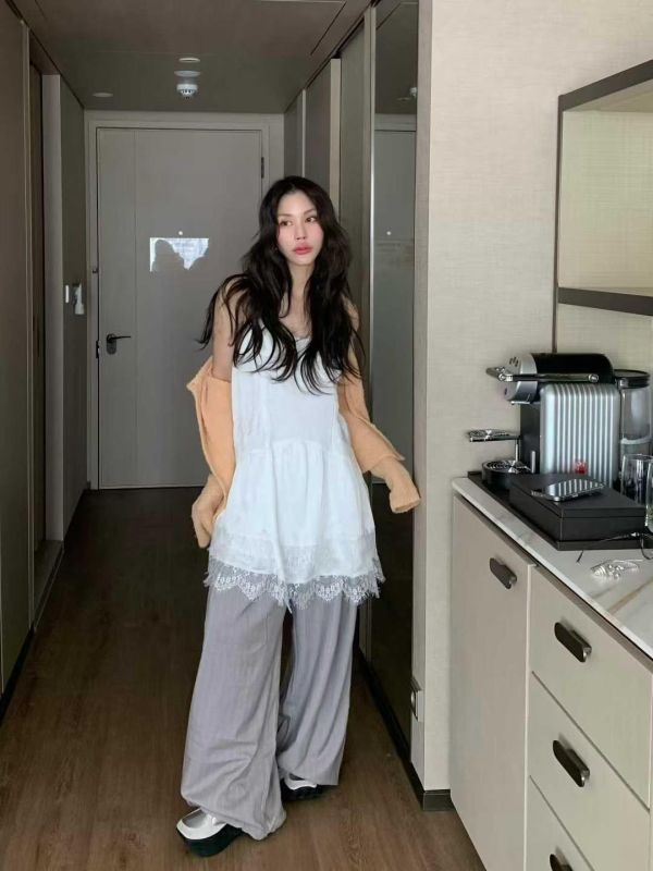 蕾絲花邊吊帶背心洋裝 