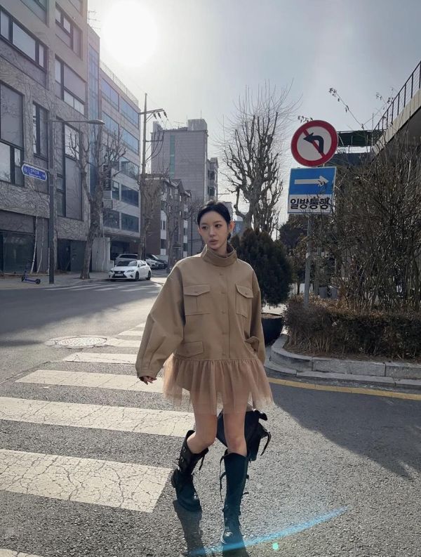 下擺網紗拼接立領風衣外套 