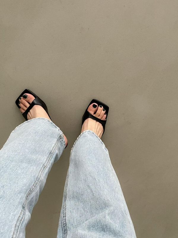 方頭皮革低跟涼鞋(偏小半號/5公分) 