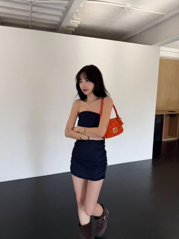 牛仔抓摺平口短洋裝 