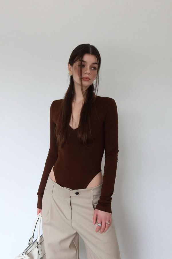 V領包屁長袖上衣 