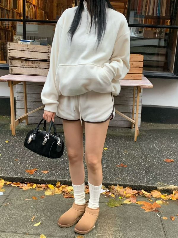 毛料拉鍊立領上衣/毛料綁繩小短褲 