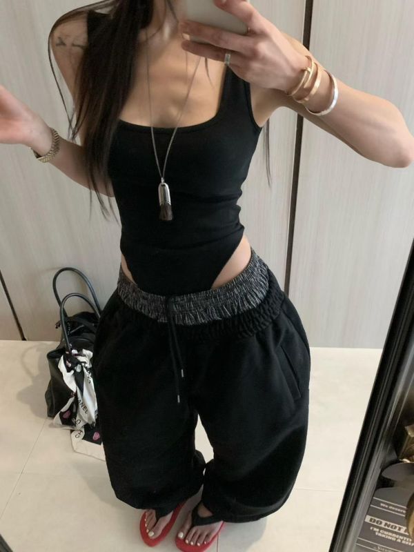 超辣寬肩包屁上衣 