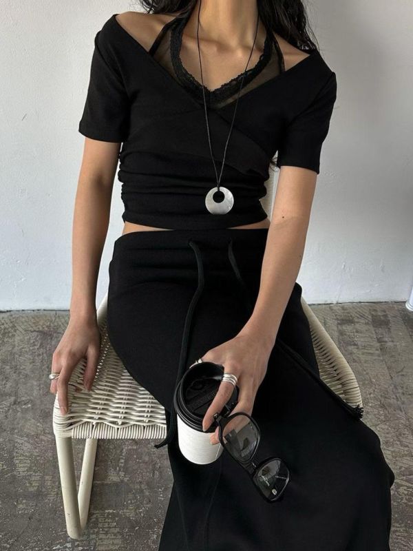 低領蕾絲掛脖短袖上衣 