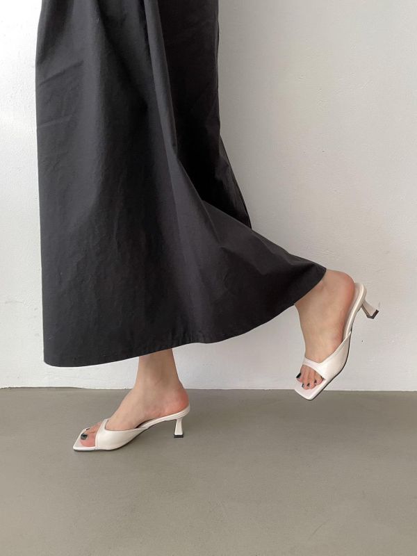 方頭皮革低跟涼鞋(偏小半號/5公分) 