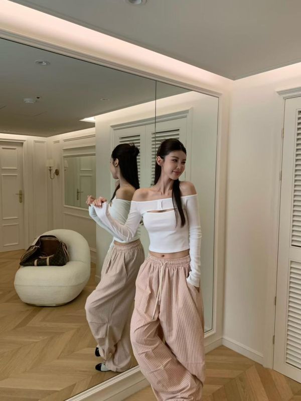 一字肩縷空性感上衣 