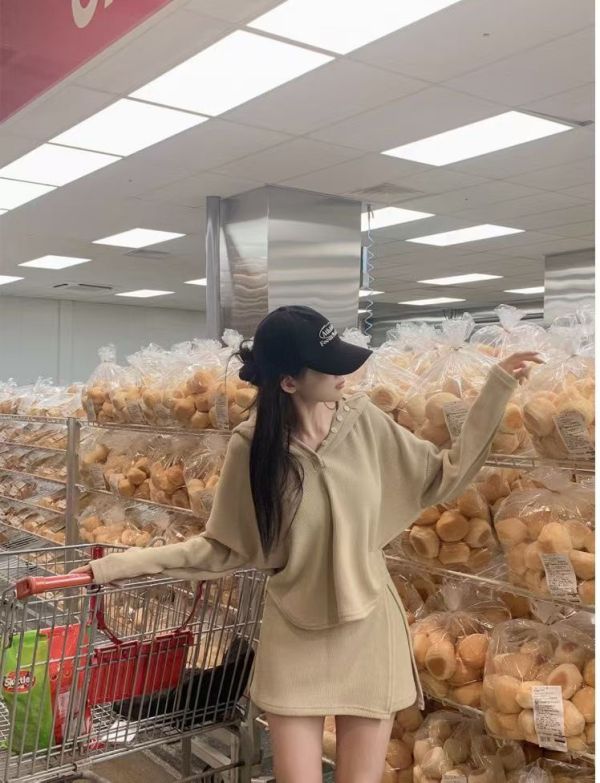 連帽下擺圓弧上衣+假兩件短褲裙Set 