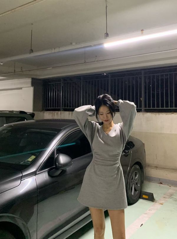 V領羅紋拼接腰身短洋裝 