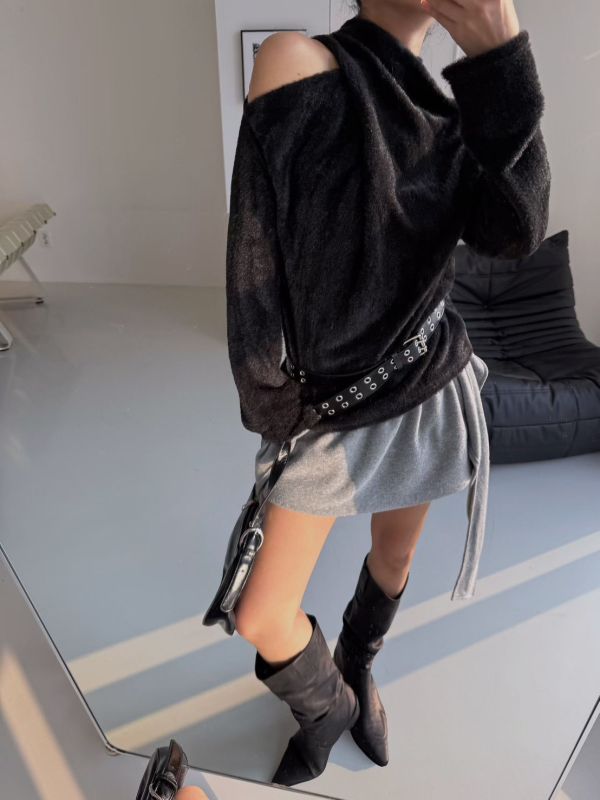 扭結掛脖露肩針織毛衣 