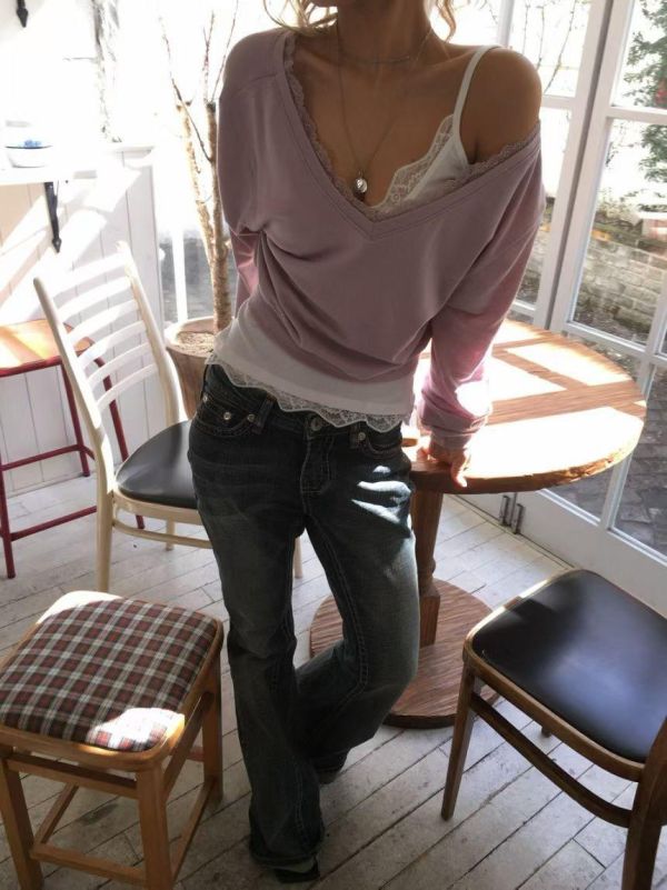 蕾絲滾邊V領彈性背心 