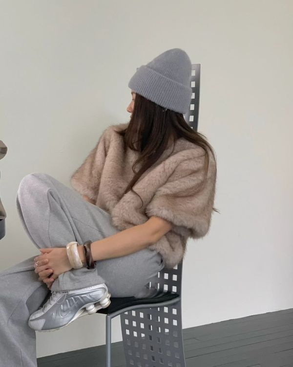 毛絨絨短版外套 