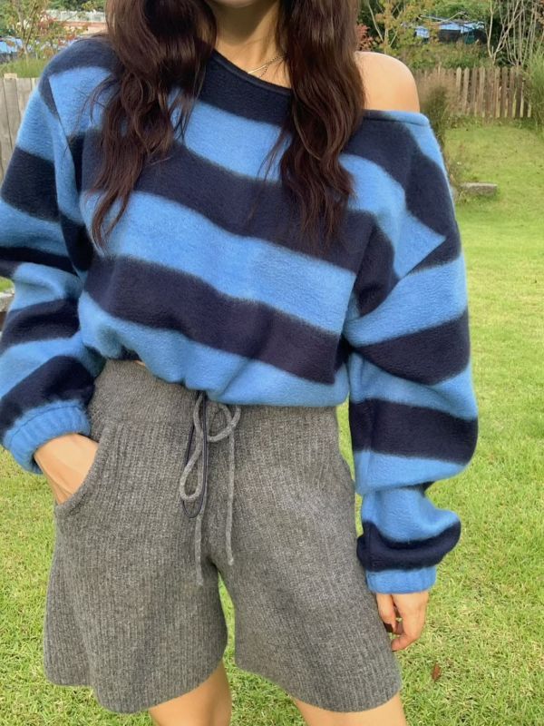 條紋撞色下擺縮口短版毛衣 