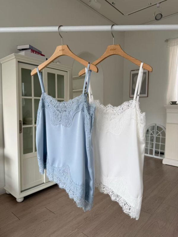 時髦挺版蕾絲背心 