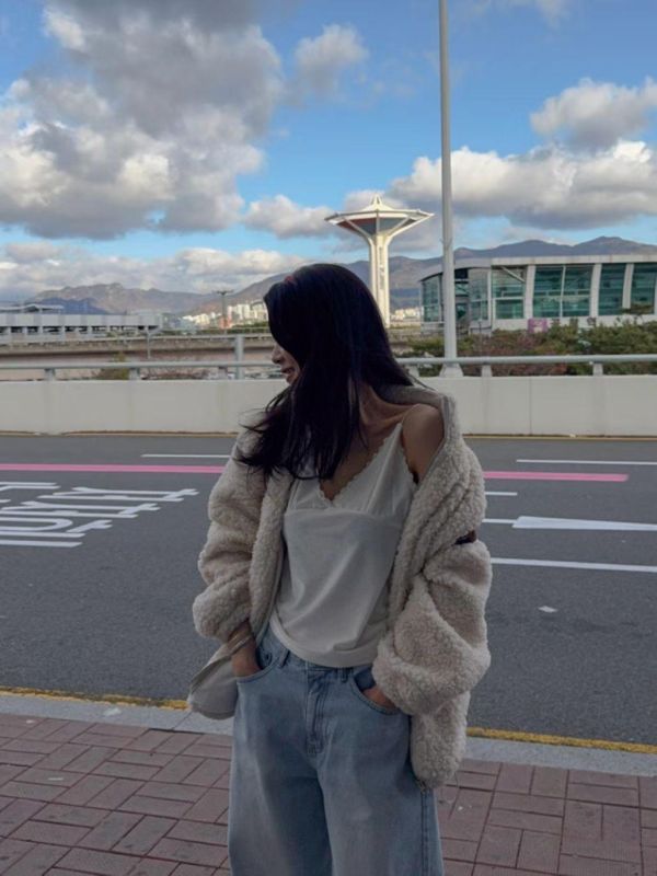 V領拼接蕾絲背心 