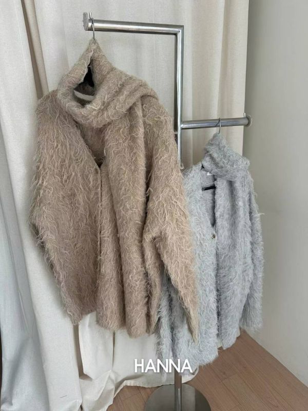 中長版馬海毛外套上衣(附領巾) 