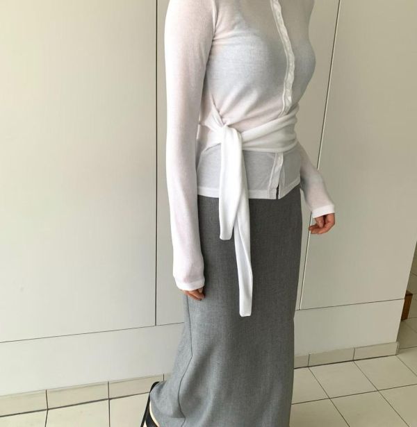 圓領不規則綁帶上衣 