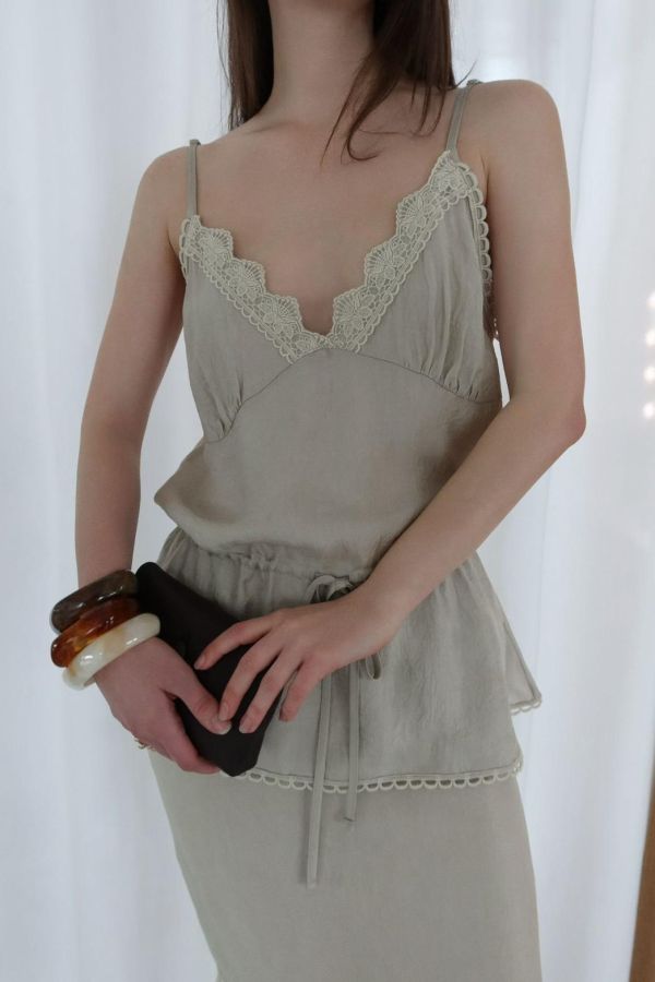 V領花邊抽繩背心 