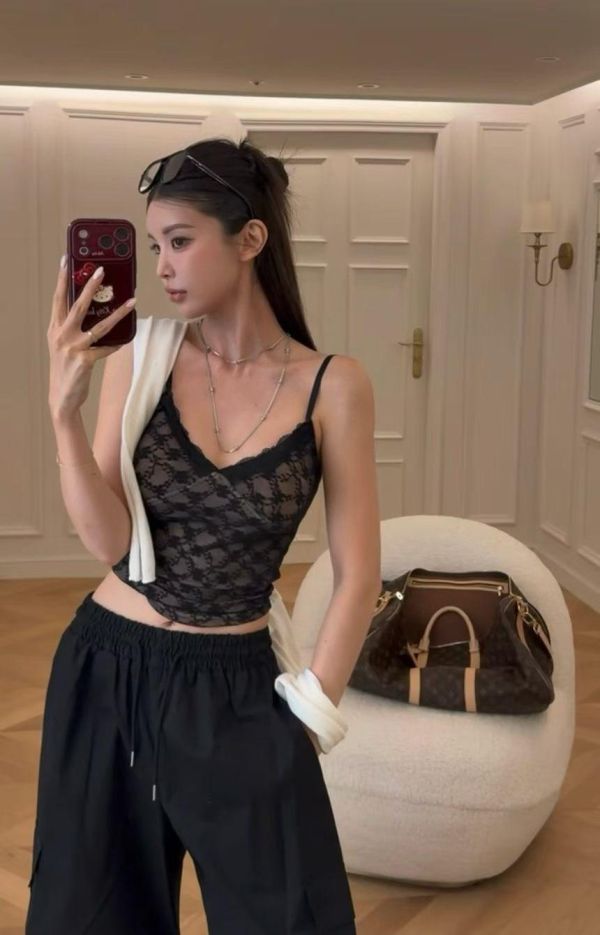 蕾絲美背吊帶背心 