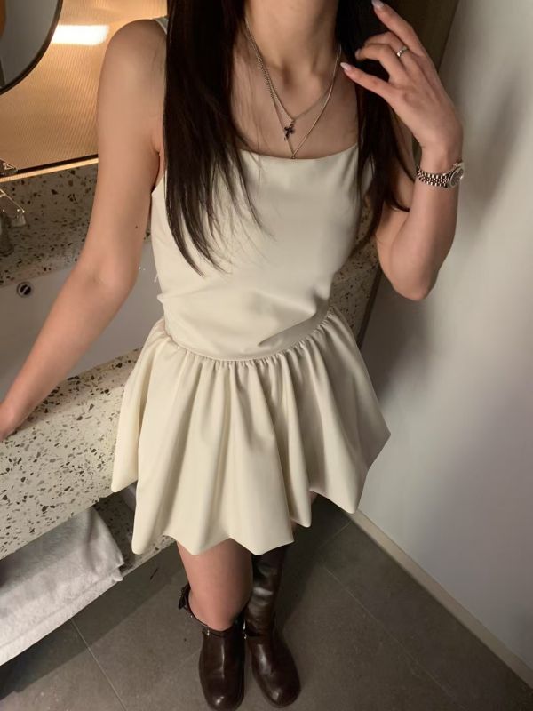 後綁帶露背小洋裝 