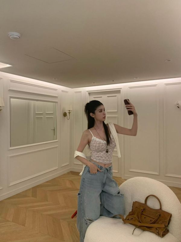 蕾絲美背吊帶背心 