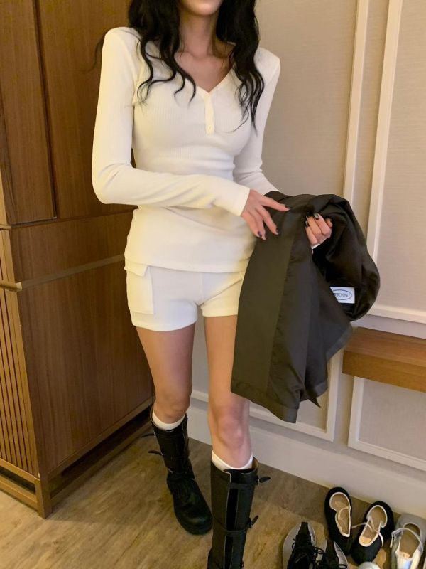 V領坑條羅紋長T+工裝合身小短褲SET 