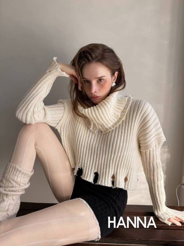 下擺破損造型立領毛衣 