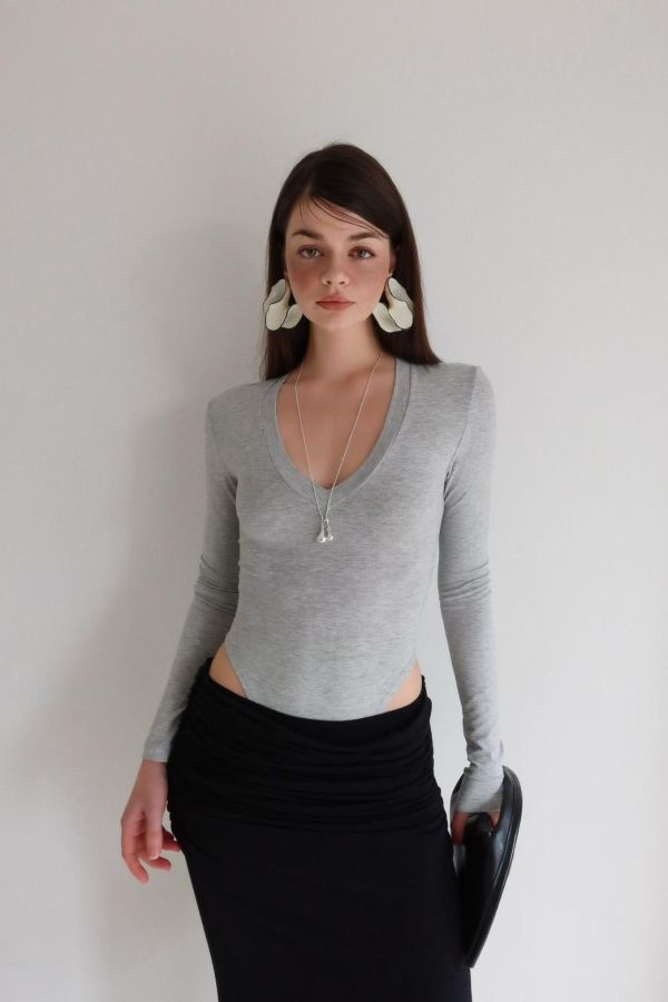 V領包屁長袖上衣 