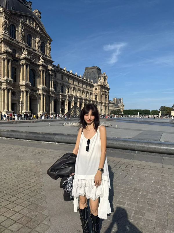 不規則蕾絲拼接洋裝 