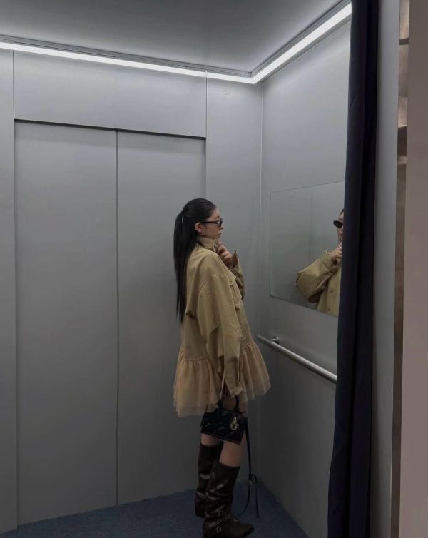 下擺網紗拼接立領風衣外套 