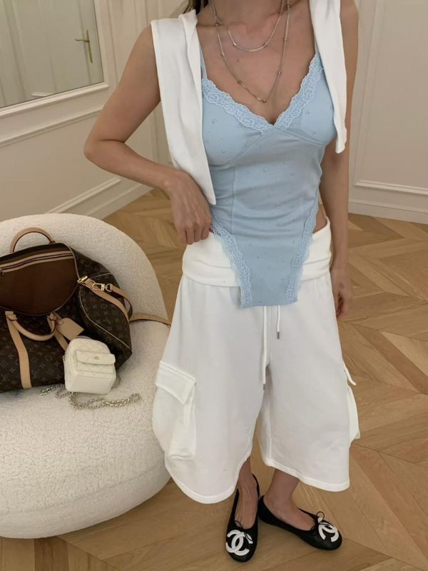 V領帶胸墊蕾絲背心 