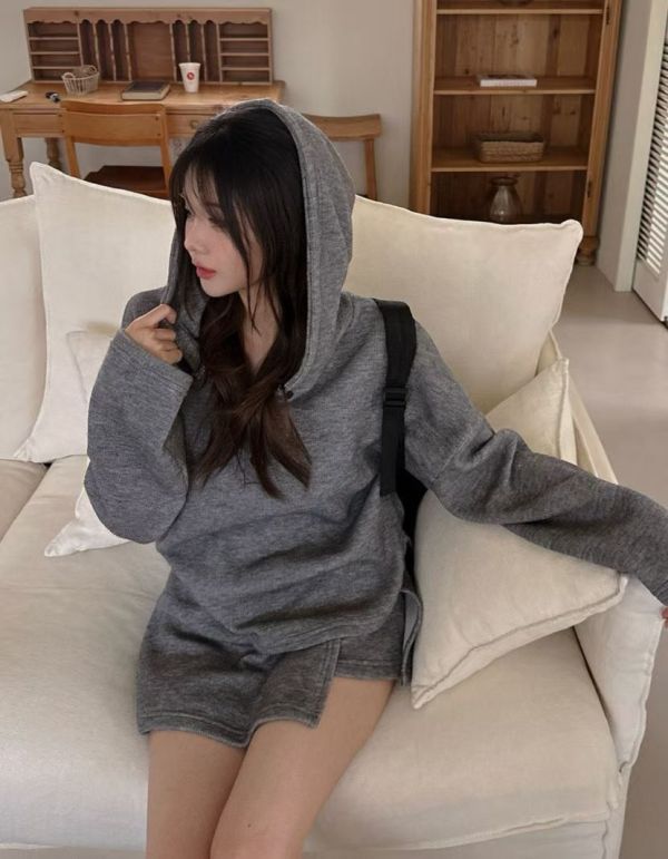 連帽下擺圓弧上衣+假兩件短褲裙Set 