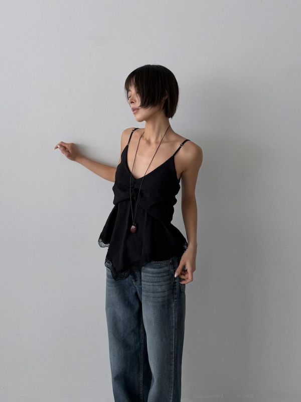 V領蕾絲邊吊帶背心 