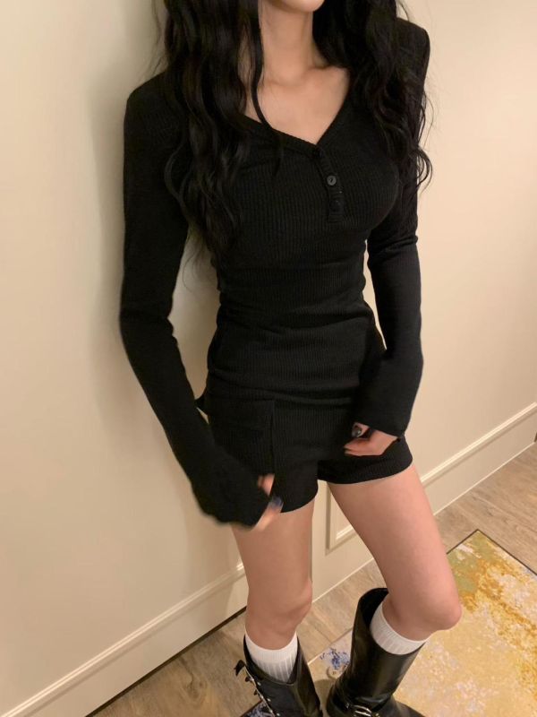 V領坑條羅紋長T+工裝合身小短褲SET 