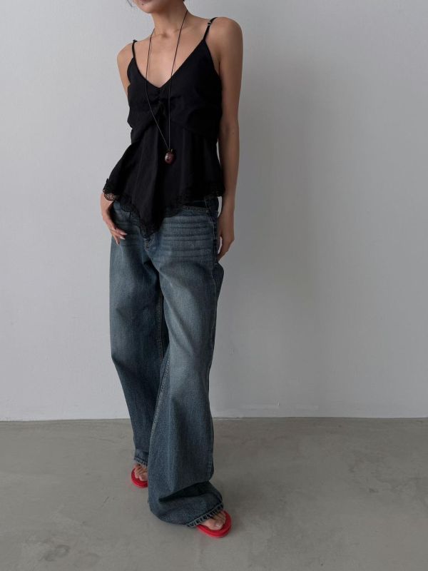 V領蕾絲邊吊帶背心 