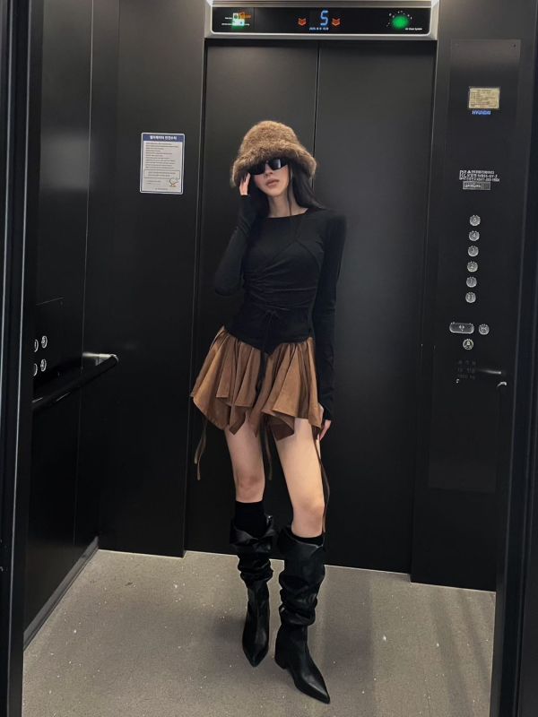 不規則麂皮顯瘦短褲裙 