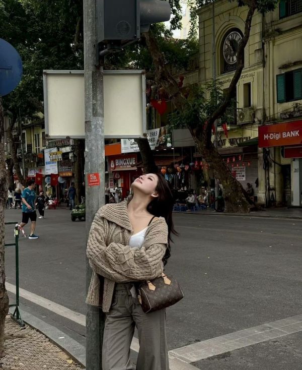 大翻領毛衣針織衫 