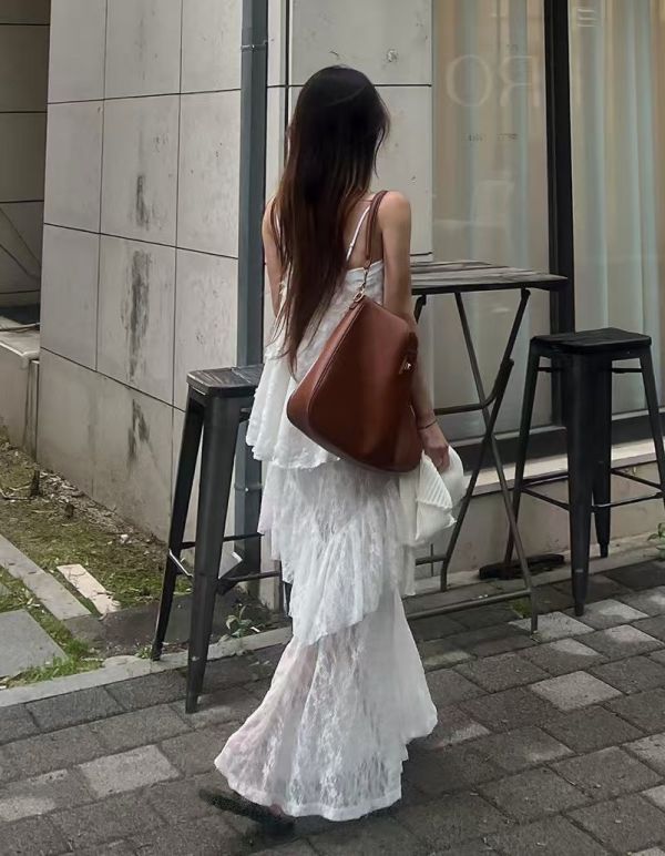 若隱若現透膚高腰蕾絲裙 