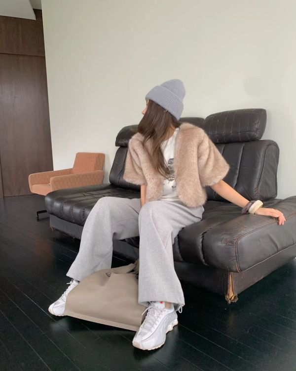 毛絨絨短版外套 