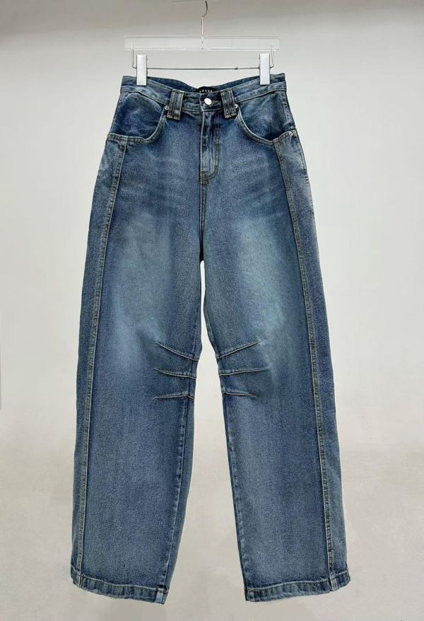 後腰扣環內側抓痕設計牛仔褲 