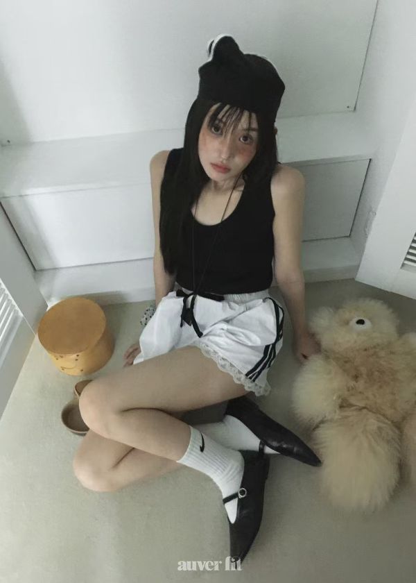 後蝴蝶結綁帶露背背心 