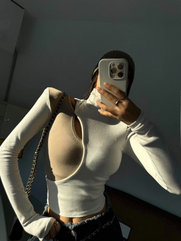 高領縷空拚色上衣 